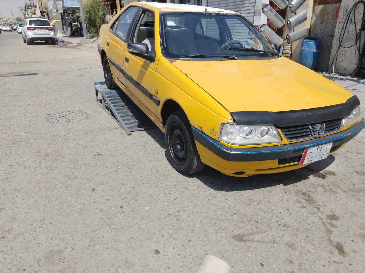 سلام عليكم سياره بيجو405للبيع سياره جاهزه كهربايات كامله كلها شغاله طك اسويج وطلع مكاني ناصريه مركز راعيه ماندله ابيع هل موجود ***********

