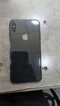 عندي جهاز اكس ماكس  ذاكره ٥١٢ بطاريه مبدل اصليه ١٠٠  وشاشه وكاله ثلاث ...