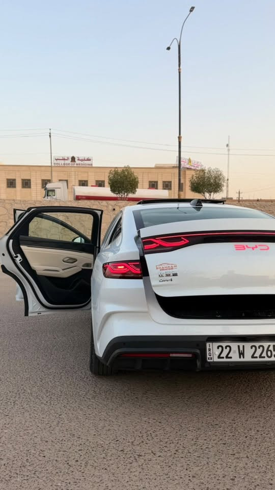السلام عليكم
اليوم وفرنا الكم السيارة المفقوده من السوگ
BYD Qin L
سياره فول فول مواصفات فلاكشب اعلى فئة 
السياره مكفوله من چكه الابره شرط فحص السونار 
السياره ماشية 7000 على المحرك 5000 على الكهرباء 
المواصفات:
سيارة فتحتين سقف 
داخل ابيض المميز والمرغوب والمفقود 
رادار أمامي جانبي عدد 
حساسات امامية خلفية 
١٣ كامره
ركن ذاتي 
قيادة الالية 
تبريد امامي خلفي منفصل 
تحكم ستيرن + شفتات 
مري هيتر + تعتيم 
٥ وضعيات قياده 
اوتو وهولد + نقطة عمياء + اوتو بريك
سايد بريك بصمة + مثبت سرعة 
بصمه تشغيل عن بعد 
سقف كنتارا ابيض 
شاشة عرض داتا شو 
١٣ سماعه+مكبرات 
السيارة بيها مواصفات ما تنعد 
السيارة رقم اربيل بأسمي تحويل ثاني يوم 
 مكان السيارة الانبار الرمادي 
السعر المطلوب:(27,800,000دينار) بيها مجال بسيط 
رجاءًا السيارة جديدة ومتعوب عليها لحد يقارنها بالمهجومات 
للاتصال: *********** متوفر واتساب
