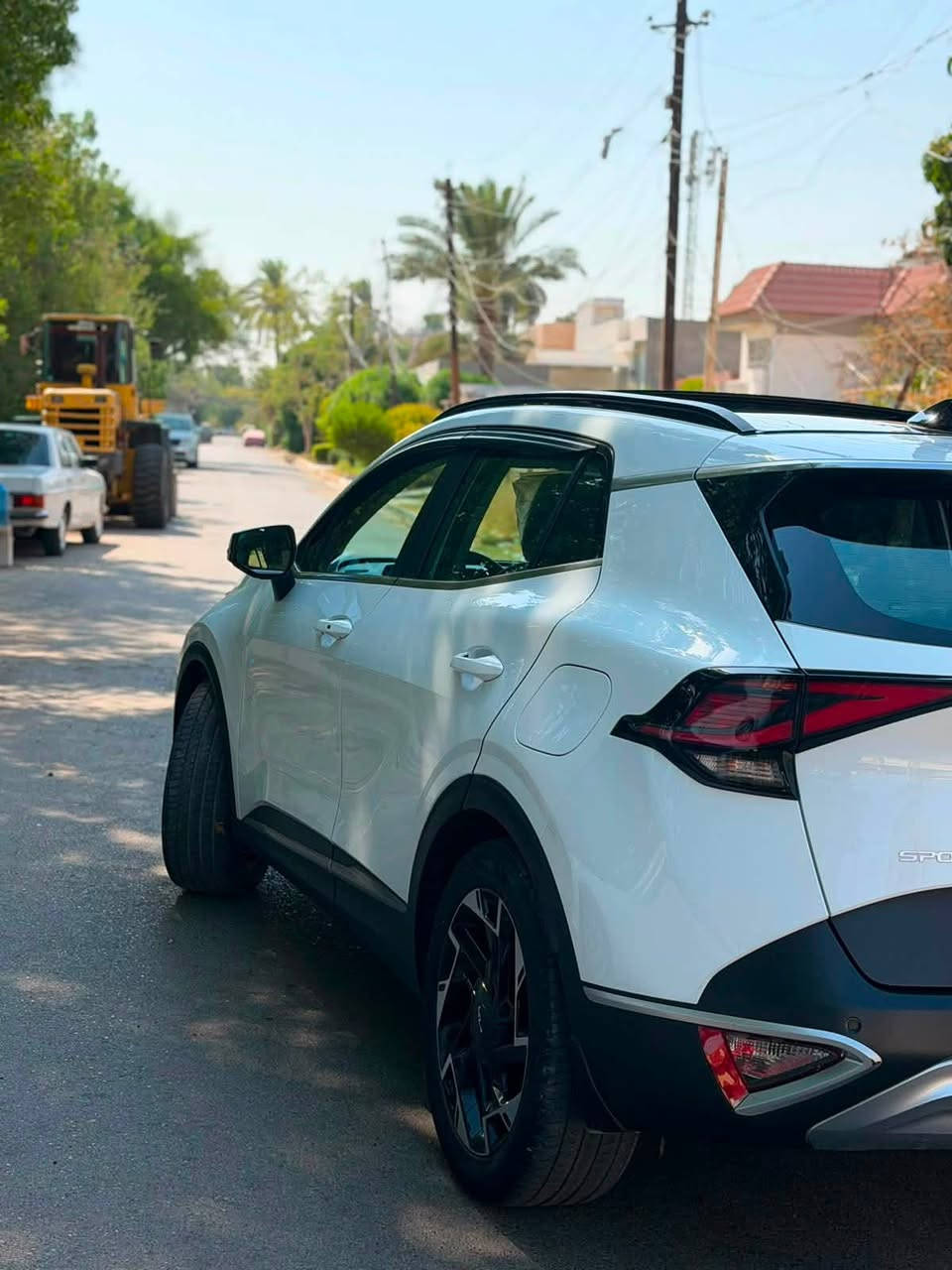 سبورتج 24 كفاله عامه بيها فقط شغلتين من جانت زيرو بدلتلها راجز وبيها شخط صغير حته ممكحل ماشيه ٥٠ الف كيلو السياره بحاله الوكاله بسمي تحويل ثاني يوم فول الفول بغداد حي الجامعه ***********
