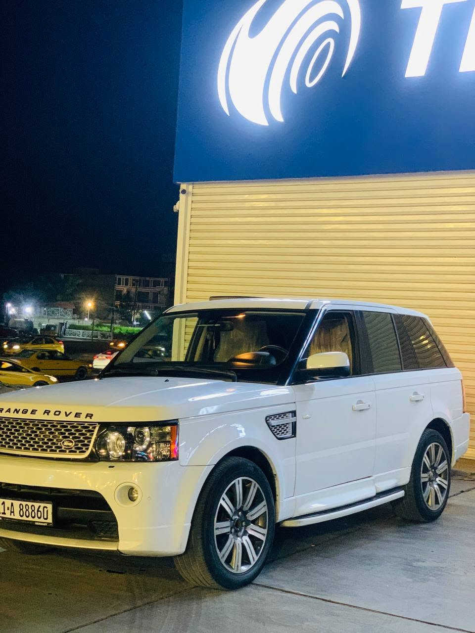 مراوس او بيع ماكو مشكله شعندك مراوس نزل
السلام علیکم
السعر فقط 143 ورقه وبيه مجال
للبيع او المراوس  RANGE ROVER SPORT
السيارة وارد خليجي 
موديل 2011 
محرك V8 تنفس طبيعي المرغوب ✈️✈️ صيانه دوريه البارحه سويتلهه 
رقم بغداد دولي مميز تحويل ثاني يوم شرط
تبريد كامل مكمل فقط قطع نار عن الكمبريسر غير هالشي مابي تخم جوبلس بالجيس صدر جديد
مواصفات HSE 
السيارة فول فول مواصفات 
گير محرك تحويل بشرط رقم سنوية جديد 
سياره جاهزه وحلوه السعر 143 ورقه ومجال مكان السياره بغداد الشعب الشراي يتصل ع الرقم وخادم اني
*********** بي واتساب هم
