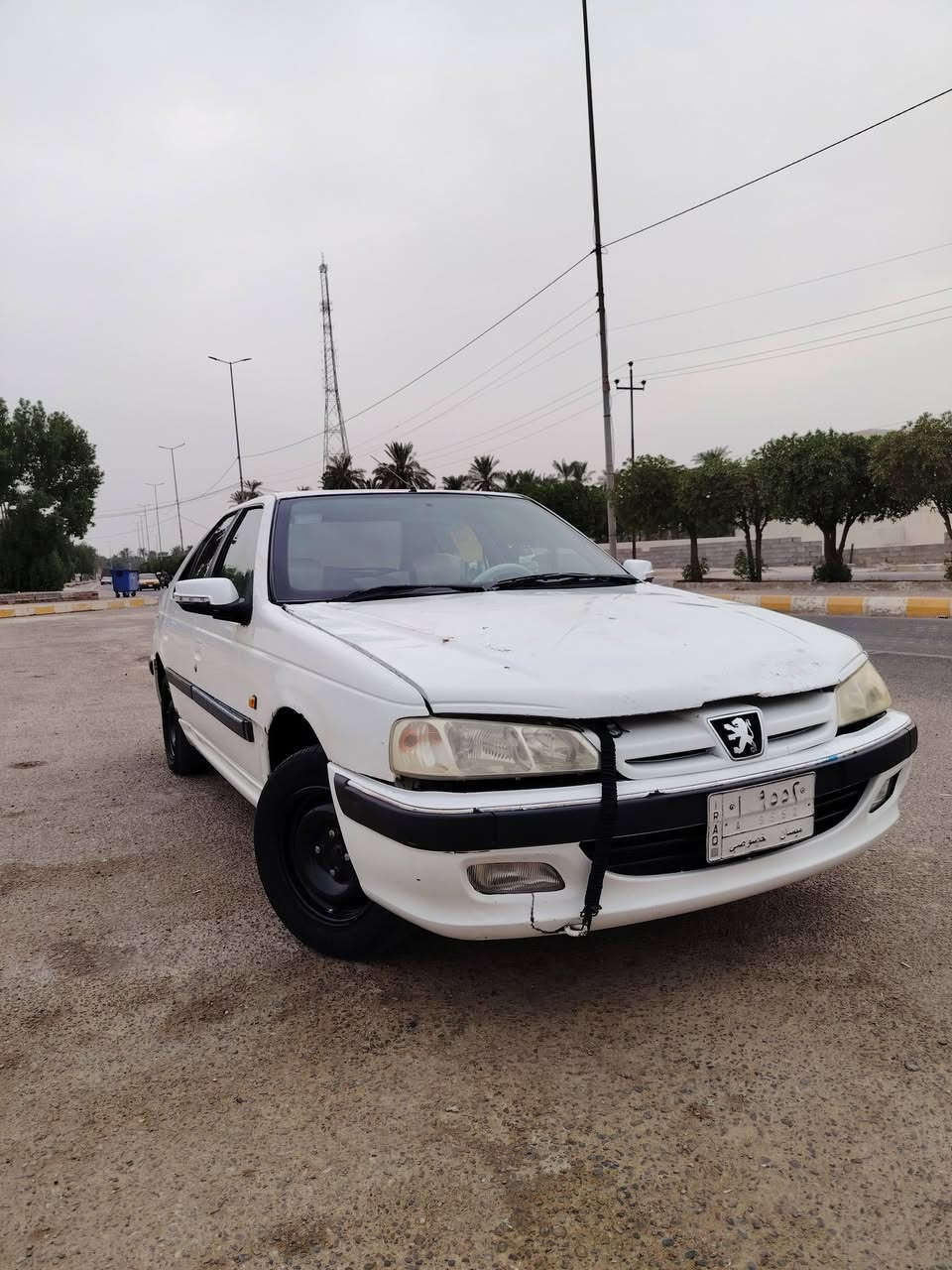 سلام عليكم سياره بيجو بارص ٢٠١٣ سياره مكفوده ما عده ضربه في الجاملغ وبيها تكحيل بسيط سنويه ما ساقطه راعيها موجود *********** الموشراي لا يتصل

