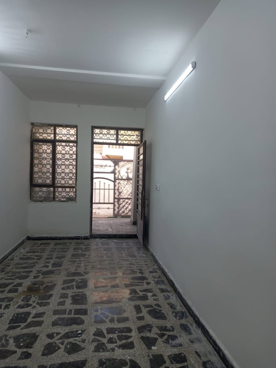 يالله
الله مصلى على محمد وآل محمد
بيت للبيع في منطقة البلديات الصحفيين المساحة ٦٠م مربع طابو الصرف قرب علاوي ابو الشربت حديث ثلاث غرف نوم وثلاث صحيات للاستفسار الاتصال على الرقم *********** متوفر واتساب
