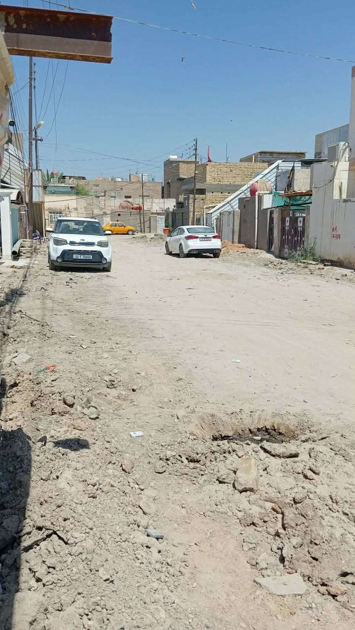 ( المنشور رقم 2) 

بيت 🏠للبيع طابو صرف حي الجزائر

خلف مدرسة الرسول +(المساحه 232م) واجه 11م-نزال21م) 
ينباع عرصه 
 مراجعه مكتب🏦 الملوك للعقار طريق
النجف
او الاتصال ع هذا الرقم 📞***********
