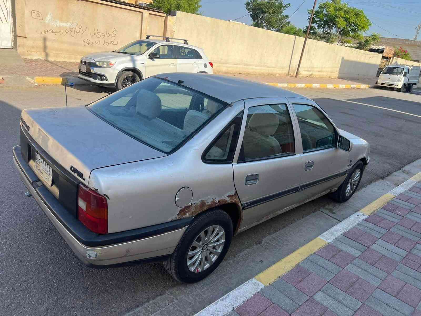 اوبل فكترا موديل 1991 مكينة 2000 كير اوتوماتيك رقم انبار مشروع وطني ، سيارة مكفولة كفالة عامة من صبغ وحادث وتبديل بعدها على وضع الشركة ، مكينة وكير وتخم تاير وصدر كله جديد ، سيارة حلوة ومصروف عليها ومالت بيت وشرط التحويل ، مكان السيارة الرمادي / الملعب ، السعر 32 ورقة وبي مجال ***********
