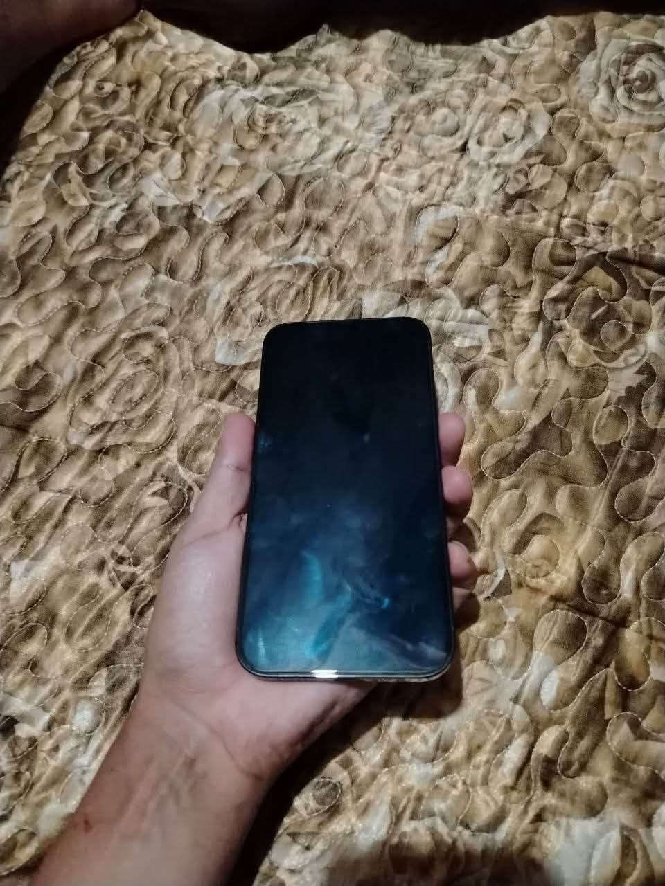جهاز مكفول وين ما تريد اخذه فحصه ١٢بروماكس ذاكرته٢٥٦بطاريته٨١بكاني بغداد زعفرانيه هاذ رقمي ***********
