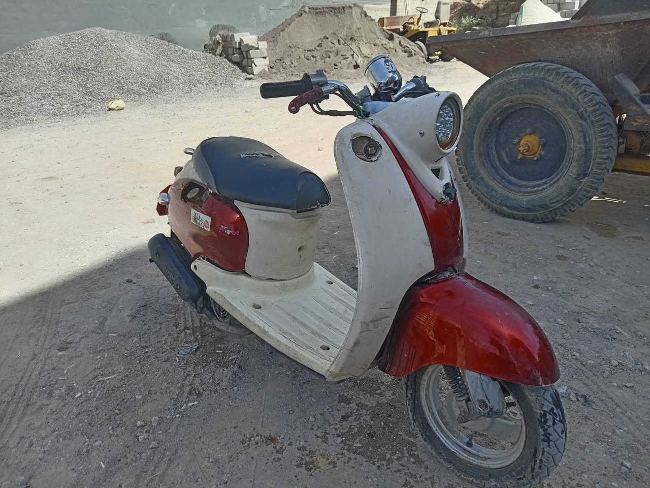 ماطور عبد لحليم مكيها شرط  صوط اكسن مابي بس كابريته وفطر بل شاصي مايبين لسعر ١٤٠ مكينه جديده
***********

