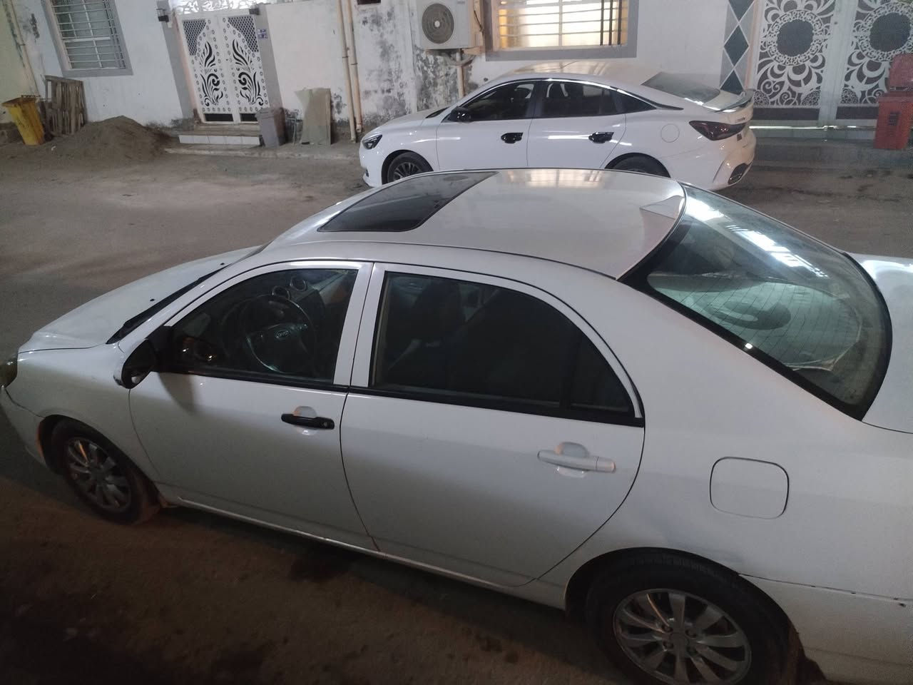 سلام عليكم بي واي دي G3 2013 للبيع كير مكينة مكفولات صدر  تخم تاير كهربائيات بنوراما حساسات بصمة شاشة ايباد كامرة كلهة كاملة السيارة مكملهة كلهة مال بيت مابيهة اي نقص حتة الحساسات كلهة شغالة
byd g3 2013 

رقم بغداد انكليزي
الهزة جديدة
سيارة بأسمي تحويل ثاني يوم
العنوان نجف 
السعر 45$ قابل للتفاوض

***********

 مكينة مكفولة 
حدادية نظيفة
مري كهربائيات
بنوراما
حساسات بصمة بابين و جنطة
شاشة وكامرة
السيارة بيها اكثر من قطعة وتلحيظات ابيع حزام
