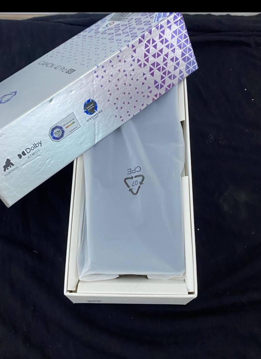 كامون 40 برو 5G • ١٢جيجا/٢٥٦جيجا • شاشة 6.78 إنچ AMOLED