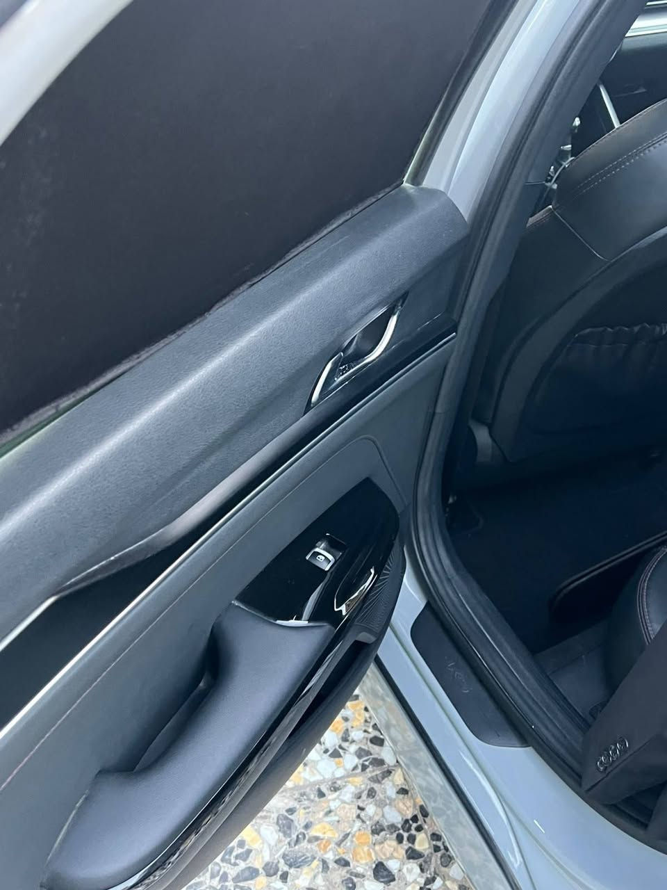 k5GT
ا24 

المحرك 2500توربو 

الكير DCT 8نمر

اللون سمنتي  لون مميز ✅

دخول جديد  المنفيس باسمي 

المواصفات فول للاخير 

بصمة  تشغيل وبصمة ابواب وجنطةً 

اضاءة لمسً استشعار led ابيض امامي وخلفي 

تنبيه عند الرجوع وتوقف ذاتي 
نظام الملاحة
تدوير هواء خارجي وداخلي قطعتين
قيادة ذاتية 
مانع انزلاق 
تحديد مسار
كير اوتو +عادي 
ستيرن حرفD مع كلجات 8نمر مع فول تحكمات
شاشة اعطال 
رادار الخطوط البيضاء 
خمس منافذ شحن تايبسي ويو اس بي 
كشافات امامي

شحن لاسلكلي ذاتي 

مري شفط

شاشة تدعم كار بلي

سماعات شركة بوس 9سماعات منفصله تريد بوس او بدون 

اربع انظمة قيادة مودات 

كراسي كهرباء السائق والراكب مع وسادة كهربائية

مريً ترحيب 

مصابيح ضباب 

السياره كله مختمة بالجيتي 

فجوج بريك جيتي مخصص للسرعات العالية

حساس ظغط الاطارات رقمي 

اوتو هولد توقف 

بريك نظام كهربائي 

جنطه تفتح عند الاقتراب 

تشغيل ماسحات عند المطر اوتو 

كشن السايق يتحرك عند التشغيل والاطفاء 

بصمة تشغيل عن بعد 

كشنات خزن ميموري اسود مطعمه باللون الاحمر 

تبريد قطعتين مناخي 

بانوراما

توقف ذاتي 

خمس كامرات 360درجة 

جام يصعد وينزل اوتماتيك 

تشغيل عن بعد

رادرات 6

حساس امامي وخلفي 8

 كشنات تدفئة تبريد 

سايد بريك كهربائي 

كشنات كله جلد 

اشاير بالمري 

تنبيه بالمري 

ويل كروم 

اطفاء صوت المسجلً عند التنبيه 

لايت زنون

دبل جام كل السيارة 

جام اوتو كل الجام يصعد وينزل اوتوماتيك

مري قلاب عند الرجوع 

نظام جبي اس وبلوتوث واوكس قابل للتحديث

تنبيه عند فتح الباب ونقطة عمياء 

كروس سرعه

تايرات بيرلي وبرجستون (رن فلات)تتحمل سرعة 300

جاهزة السيارة حتى من تبديل دهن اصلي قبل يومين 

مكفولة من سنتيم واحد دواخل او شواصي او كير او محرك 

السعر مناسب راسلني واتساب يوصلك السعر 

للاستفسار ***********
