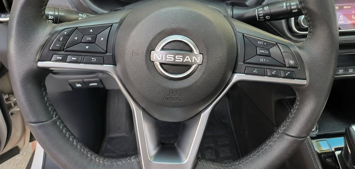 نيسان كيكس 2024
🚘 NISSAN  KICKS  2024 

‎
‎ 
‎‼️ ضمان السيارة ثلاث سنوات + صيانه مجانية  ثلاث سنوات ‼️

‎🚘 خليجي 
‎🚘 موديل 2024
🐎 118 حصان و 149 نيوتن متر من عزم الدوران
⚙️ 1.6 L حجم المحرك 
‎⚙️ مرتبط بناقل حركة أوتو 6 نمر 
‎🔑 مفتاح التشغيل بصمة 
‎🔑 تشغيل عن بعد 
‎‼️ اريل نفكيتر  
‎🔺 نظام دفع أمامي
📷 ٤ كاميرات 
‎💡لايت زينون + LED 
‎🔦 كشافات زينون 
‎🔦️ بك لايت LED 
‎🚘 دخول بصمة ذكي 
‎✨️ اشارة في المرايا الجانبية 
‎🌧 ماسحة خلفية 
‎🚗 هاند بريك بصمة 
‎🚗 ا ABS 
🖥️ شاشة اللمس مقاس 7 بوصات
‎
💺داخل جلد لونين 
‎⭕️ مقود جلد حياكة 
‎🛣 مثبت السرعة Cruise 
‎🎶 المودات والاوامر الصوتية 
‎🎶 ا Bluetooth / USB 
‎⚡️مخرج منفذ الطاقة 
‎🔍فحص نظام السيارة 
‎💺تتسع المقصورة ل 5 ركاب 
‏🎈full system Airbag / فل سستم ايرباك 
‎💺تجاوي 5 متحركة 
‎👶 نظام الايزو فكس ISO FIX 
‎🚘 أوضاع القيادة Drive Mode 
‎🚘 ا ECO / NORMAL / SPORT 
‎🚘 أوتو هولد Auto Hold 
‎⛷️ نظام مانع الانزلاق 
‎⛰️ نظام نزول المنحدرات 
‎🥤حاملات الأكواب عدد 8

السعر 150ورقة
ماشية47
***********
