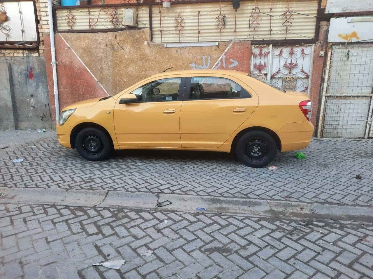 السلام عليكم عندي كوبلت 2018                السياره جديده جدا وباسمي تحويل ثاني يوم السعر المطلوب ٧٥ ورقه وبيها مجال مكان السياره بغداد الاستفسار الاتصال ***********

نص مكتوب في الصور:
- ١٢:٠٤ ص