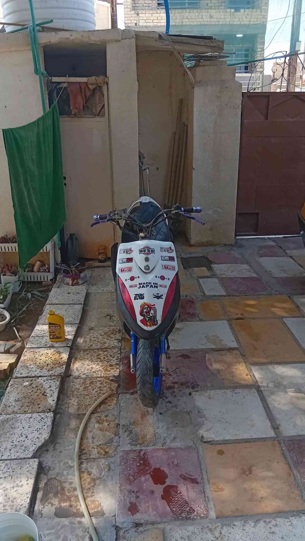السلام عليكم شباب دراجه للبيع شغاله ماكس عدلي نقصها بس حرموطه مال هندر دراجه نقره دراجه 350 سعر وبيها مجال شيء بسيط وهذا رقمي*********** اوبي واتساب
