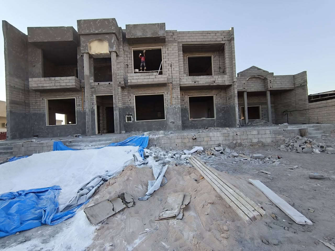 سلام عليكم كادر لباخين جص من الموصل  متوجدين بل علم الخاص مفتوح 🔓 خمس خلفات او خمس عمال كادر كامل الرزاق بيد الله ‏‪‏‪***********‬‏
