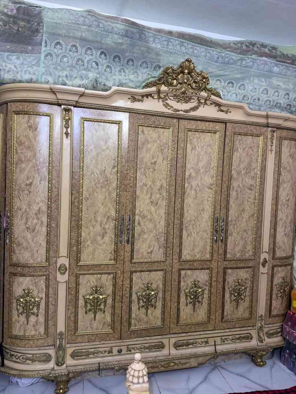 خشاب ماليزي • ميز مرايه • نظيف