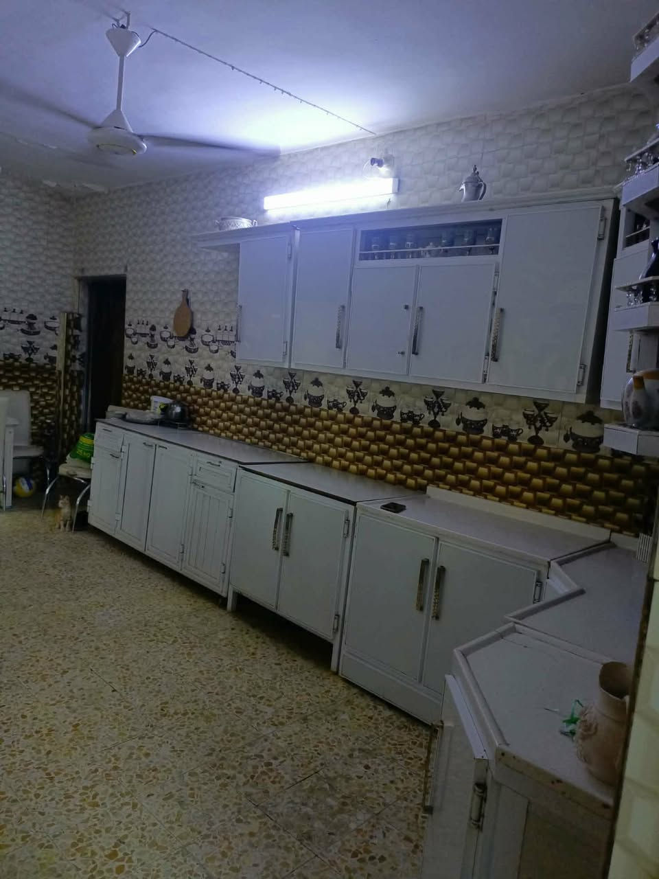 @إشارة 

بيت للبيع في بابل حصوه حي البلديه شارع الخباطات  مساحه300 متر طابو صرف 
خدمات كامله حي راقي ومرتب للاستفسار الاتصال على الرقم 
‏‪***********‬‏
