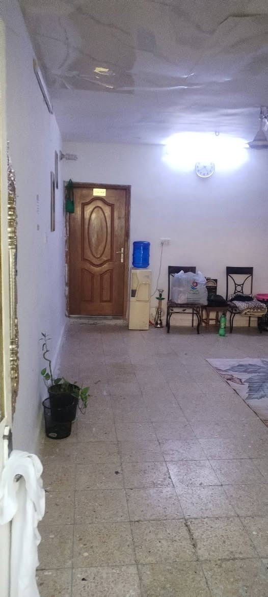 ١٠٠ متر في حي تونس افاق عربية قرب بهاء الكهربائي بناء الثمانينات يعتبر تفليش الواجهة ٥ والنزال ٢٠ السعر ٢٤٥ مليون
***********
