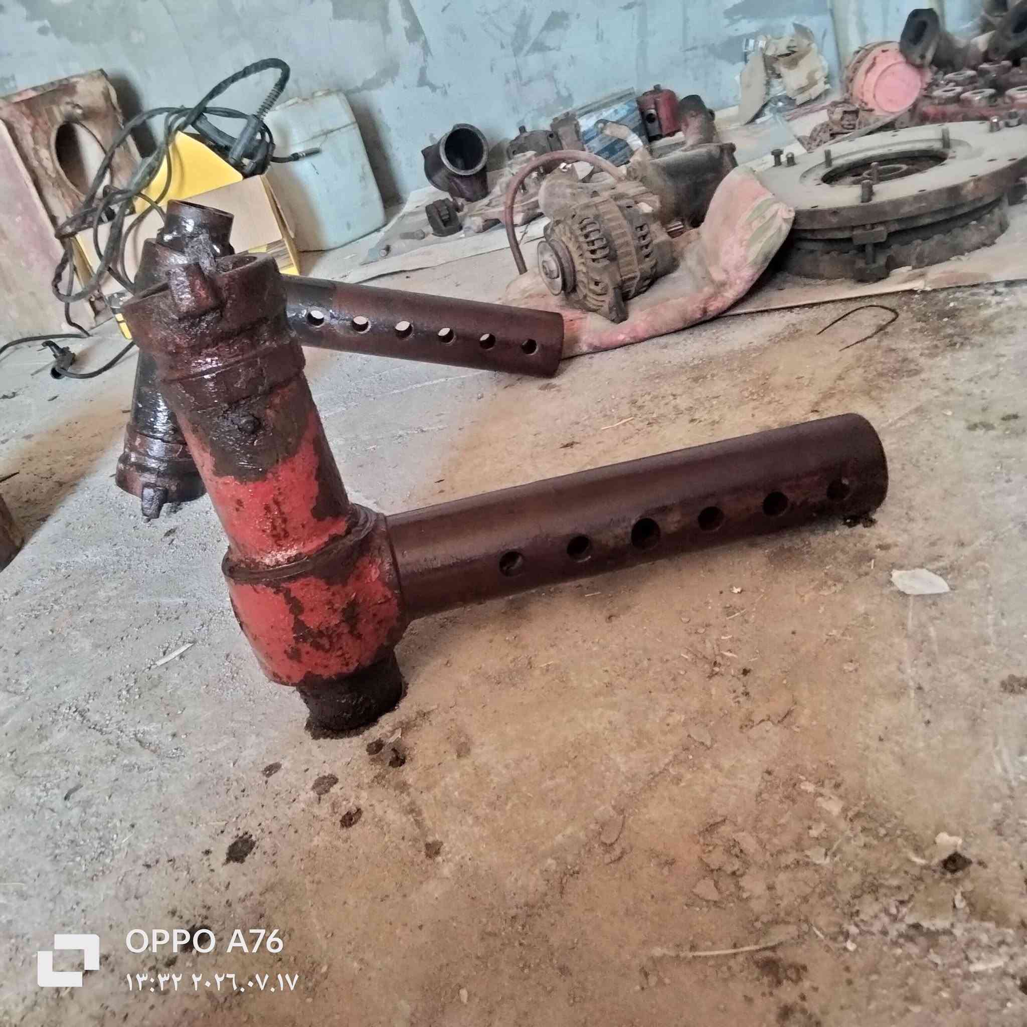 السلام عليكم يتوفر لدينا غراض جرار بلاروس
العنوان ذي قار طريق سيددخيل القديم قرب الشط المالح 
للاتصال على الرقم/***********
