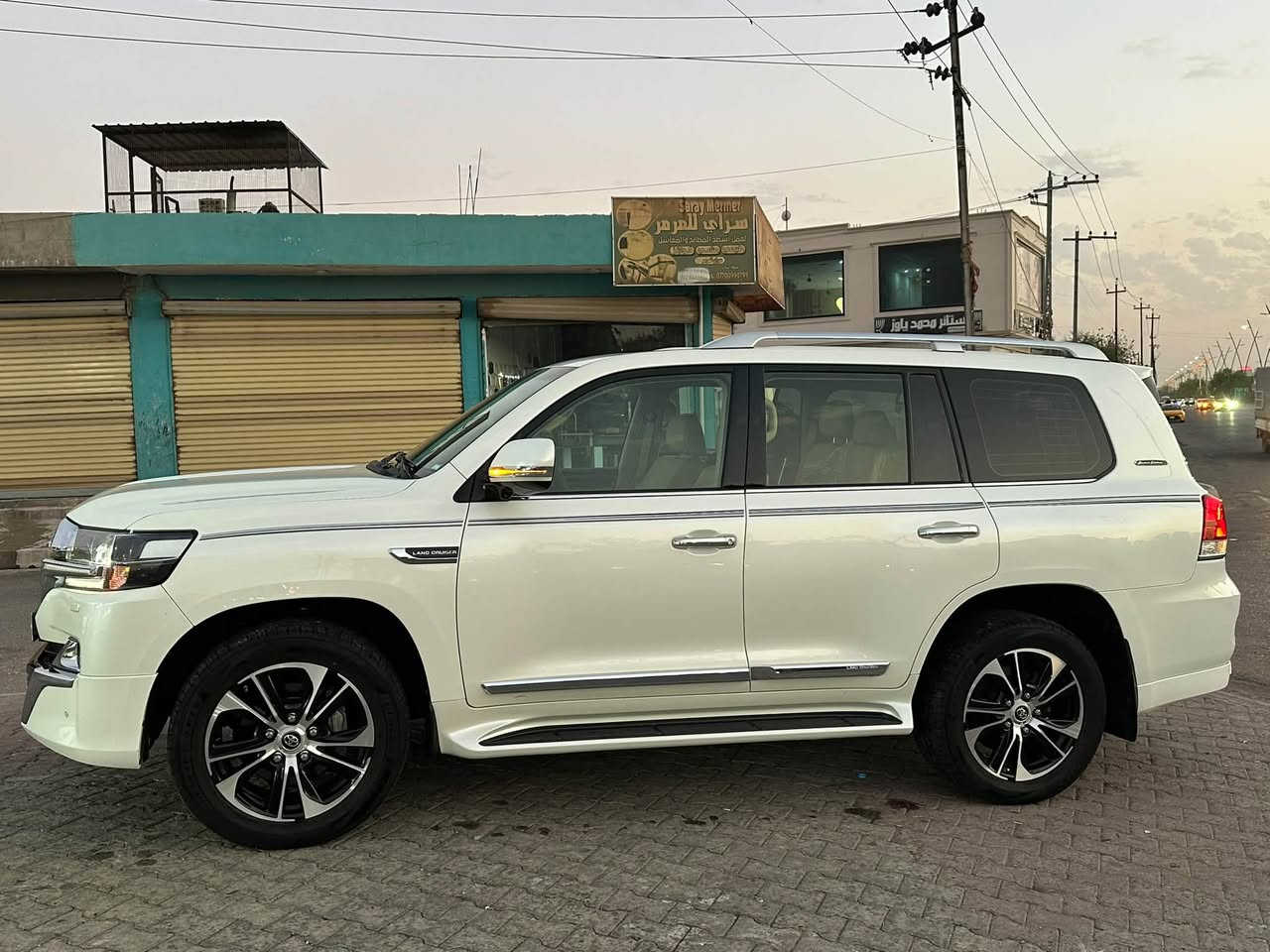 السلام عليكم 
لاندكروز 21 gxr ساز باب اول ام الدعاء مكفوله من الصبغ
محرك V6
ماشيه 80 
رقم دهوك بأسمي 
مكاني كركوك 
للاستفسار اتصل ‭***********‬
