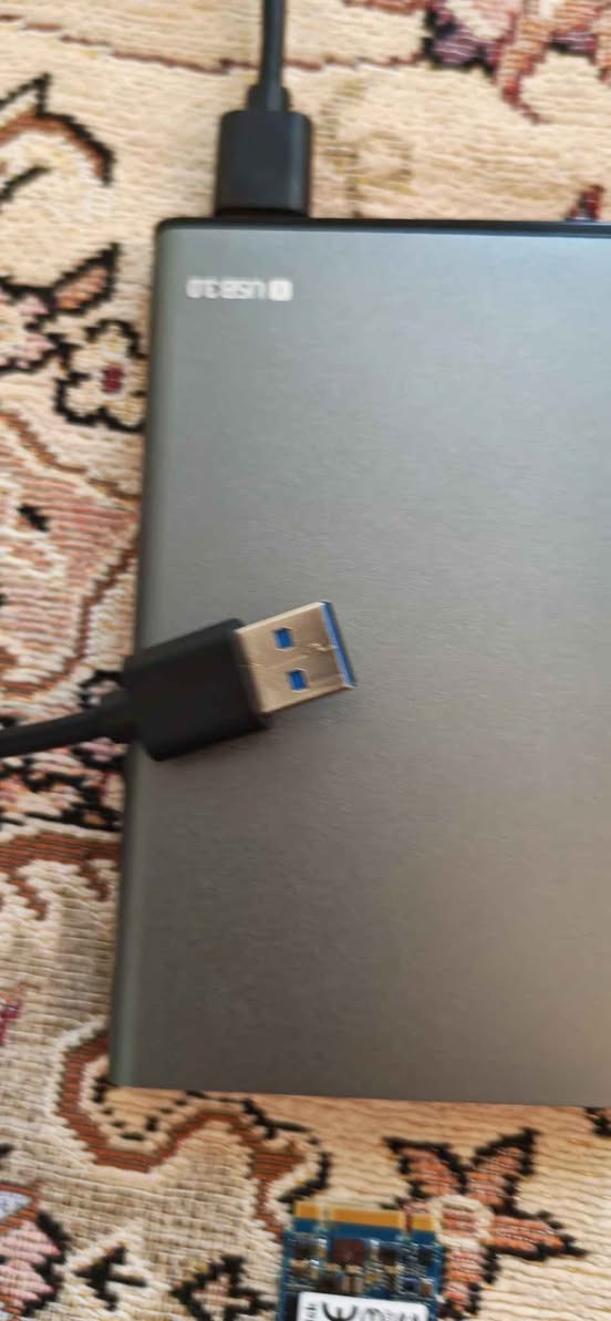 شلعه اغراض كومبيوتر 
320 gb hhd
250 gb hhd
250 gb hhd
128 gb ssd M.2
4 gb Ram laptop DDR3
للتواصل *********** أربيل, العراق
