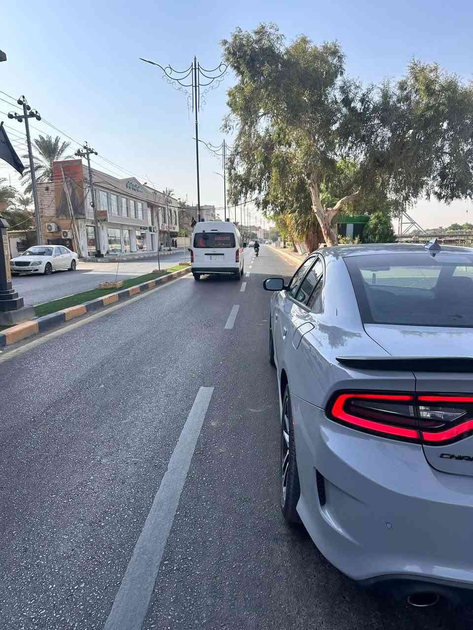 جارجر سوبر تراك محرك 5700 موديل 22 اصل بسمي  رقم بغداد. فول عده الفتحه ماشيه 31 الف سياره جاهزه من كلشي حادثه جاملغ وبنيد وبيه فخذه صفحه السايق مبدله وبيه صبغ بيبان صفحه ثانيه سعره تصال ***********

نص مكتوب في الصور:
- 37°C