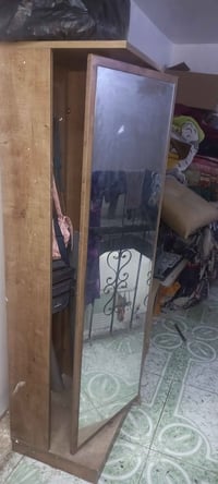 مرآة عمودية • نظيفة • بغداد
