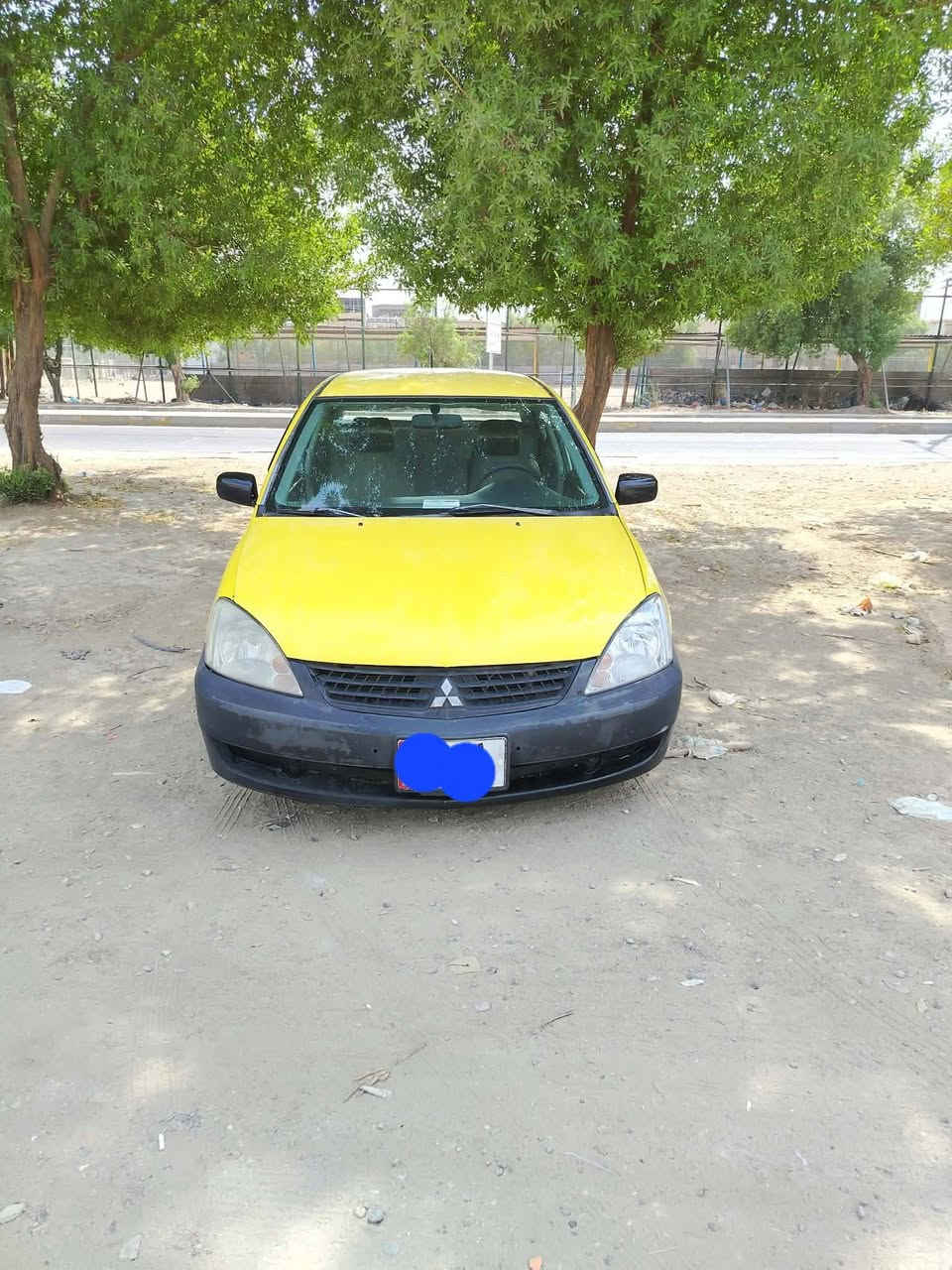 سلام عليكم اخوان لانسر شركه العامه اصلها ابيض ومصبوغه تكسي شركه محرك ٢٠٠٠بيها طخه خفيفه بل ليه لخلفيه ماواصله الحوض بس ليه ضهر صندوك ودعاميه ومكان الكيلون مصلحه وجاهزه محرك كير صدر تبريد تدفئة كفاله مصفره هيئه وغرامات سنويه جديده تحويل ثاني يوم  سياره كبل للشارع ماعوزها شي كير عادي سعرها ٥٥ وبيها مجال بسيط اي استفسار اتصل على الرقم ***********  مكان بغداد دوره
