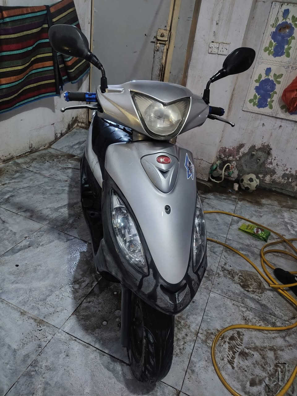 دراجة • شارع مطار