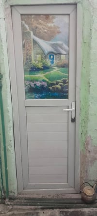 من رخصه الادمن عندي ٢ بيبان نظيفات للبيع مكاني بغداد +9647841092008