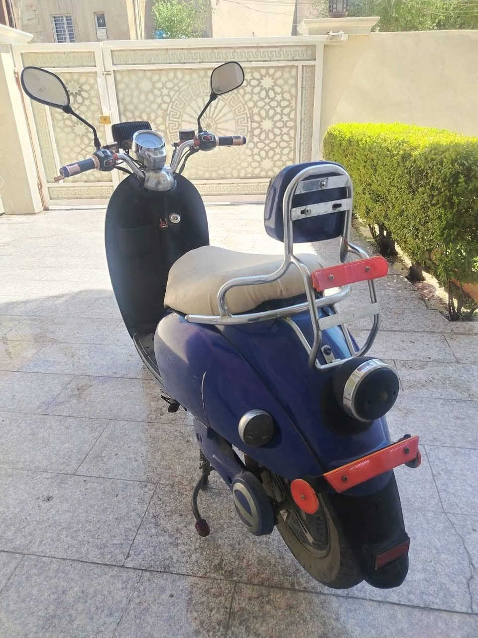 الشرح ( دراجة شحن للبيع كورية الصنع نوع عبد الحليم ) بسعر 450 الف ***********
