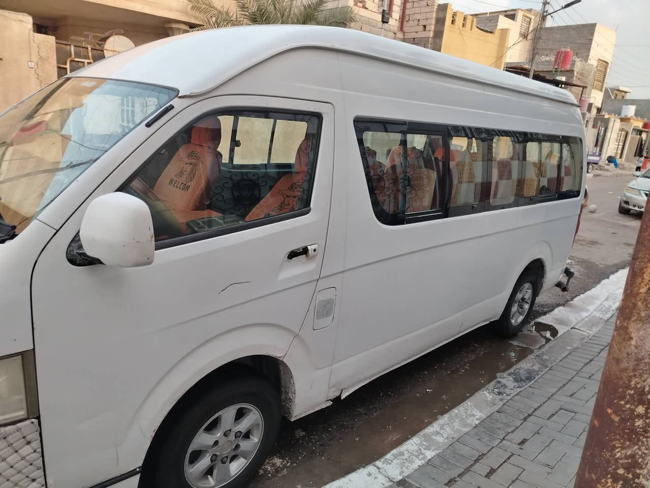 السلام عليكم جنبي عالي البيع مديل 14رقم بصره مكينه وكير وكسن مكفوله حداديه جديده كهربائيّ كله شغاله تايرات جديده عليها السياره ضريبه وهي وغرامات على المشترك سياره مطلوبه 15 ورقه عنوان بصره *********** سعر 75 وبيه مجال
