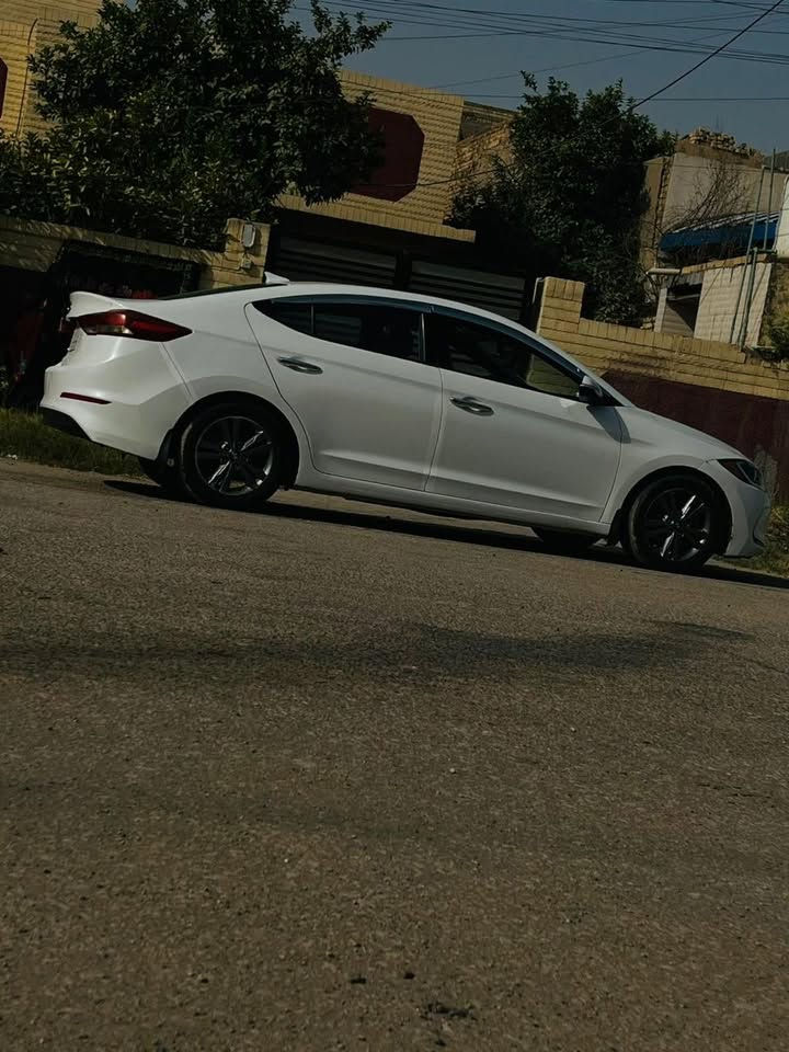 النتره 2018 امريكي الفول مواصفات فتحه سقف محرك 2000 دوش السياره تخبل لجنايه حاكية اتصال رادار3 مودات قياده 3 سبورت وعادي واقتصادي ماعوزه شي تشغل وتمشي كم شغله عوزه فقط مو مهمات.  السياره مصبوغه عام اتكفلك شاصي لغد دواخل ومحرك وتحويل  93 وبيه مجال 
***********
