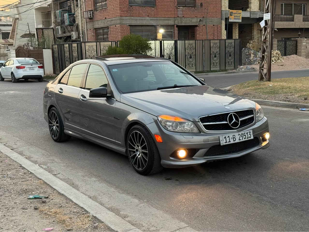 بيع او مراوس حسب القناعه ،، مرسيدس c350 موديل 2008 محرك 6 سلندر البلاد حجم 3500 السياره بيها كت c63 ,, وارد امريكي صبغ قطعتين الجاملغات الخلفيه بدون دواخل وقطعتين كلير فقط البوب الخلفيه توحيد لون ،، بقيه السياره كفاله ،، محرك وكير مبدلات جدد مال وارد ،، صدر كله جديد ،، تبريد ثلج ،، المواصفات فول ،، السياره جاهزه من كل النواحي ،، رقم بغداد دولي وبأسمي المكان بغداد حي الخضراء ،، السعر 110 ورقه 
*********** بغداد, العراق
