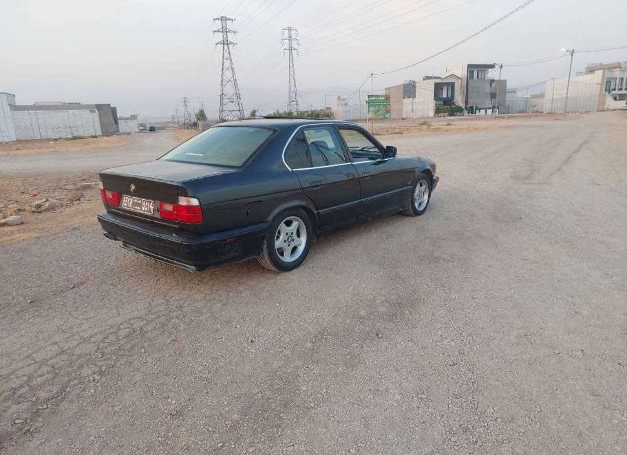 🌹بەناوی خوای گەورەومیهرەبان ‌🌹      
BMW  525
مۆدێل1993                   ***********
 ئاڕمی پلاستیکی هەولێر  ئاڕم و ئەوەلیات و بڕاوەبەشەرت مەکینەکەپسی 525 گێڕتۆماتیک گێڕو مەکینەی بەشەرت تەقەوڕەقەی بەشەرت پێش و دوای چەکوشی پێوەنیە  تازە پێش و دوای داگیراوە   چوارتایەو ویلی تازەی  لەژێره  سڵاید  لایت ئەڵقە  کامل ئەشیای تەبریدی پێوەیە سعری  22گەڵاو کەمێک معامەلە ناونیشان سلێمانی تکایەبەس فرۆشتنە   
تێبینی  سەیارە بەس موسە        ژ  . م  ***********         *********** السليمانية, العراق
