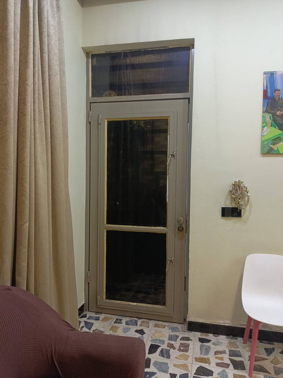 بيت ١٠٠متر ×١٤يحتوي على طارمه وحمام خارجي وداخلي مع استقبال ومطبخ وحولي وغرفه ومنور الخطيب الزراعي شارع خوله بفرع ابو قصي الدلال للاستفسار الاتصال على الرقم التالي اوخاص ***********
