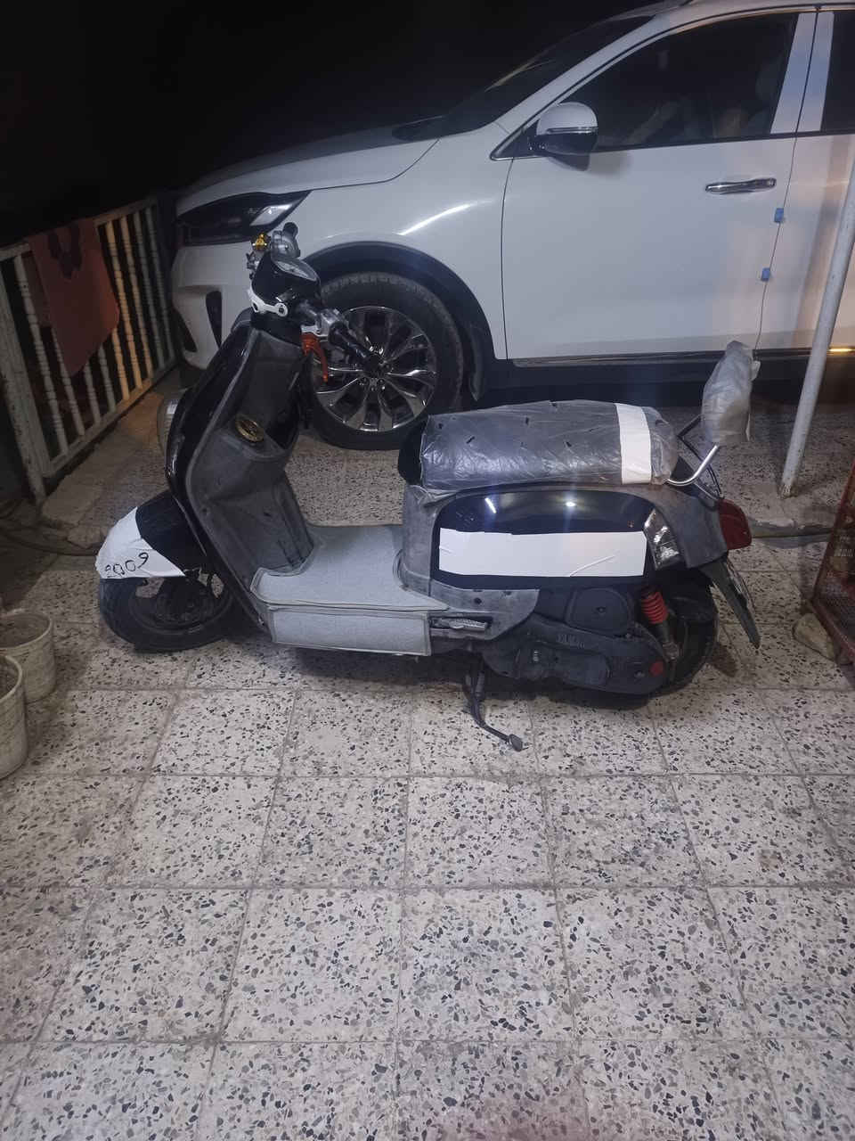 بوليس • ٢٠٠٩ • منفيست