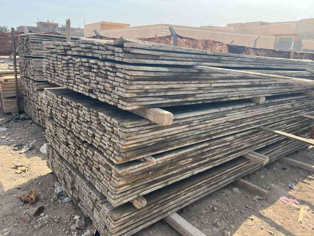 السلام عليكم خشب للبيع طوال فقط
لوح طول 4متر 640
لو طول 3 متر 4 مكاعب ونص
سير طول 3متر 84
ابيع شلع على مكعب عنوان حله اتصال ***********
