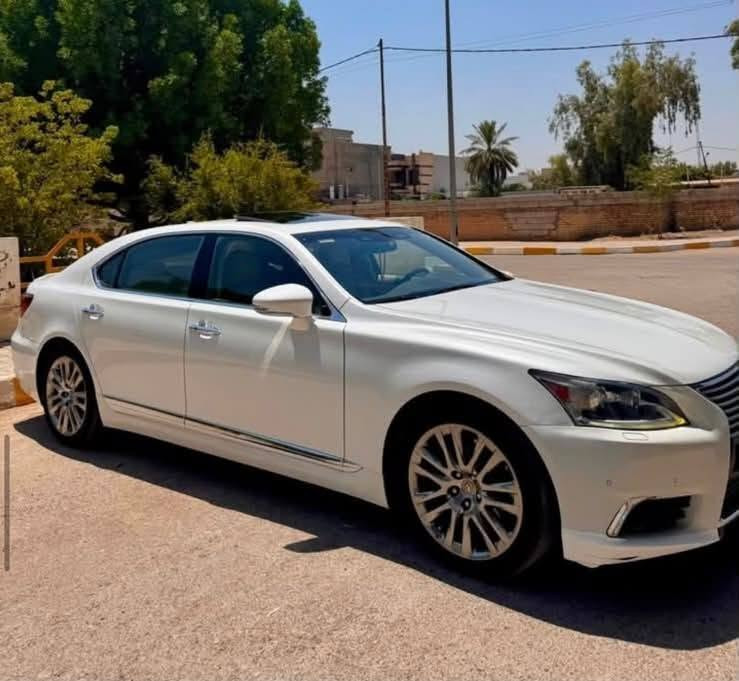سلام عليكم 
لكزز 2014سيارة خليجي بيها طختين بصيطات بالجامرلغ الامامي صفحة السكن السيارة 
فول فول فول مواصفات
اعلا مواصفات بالكزز 
عارضها 285
الاستفسار اتصال على رقم
***********
