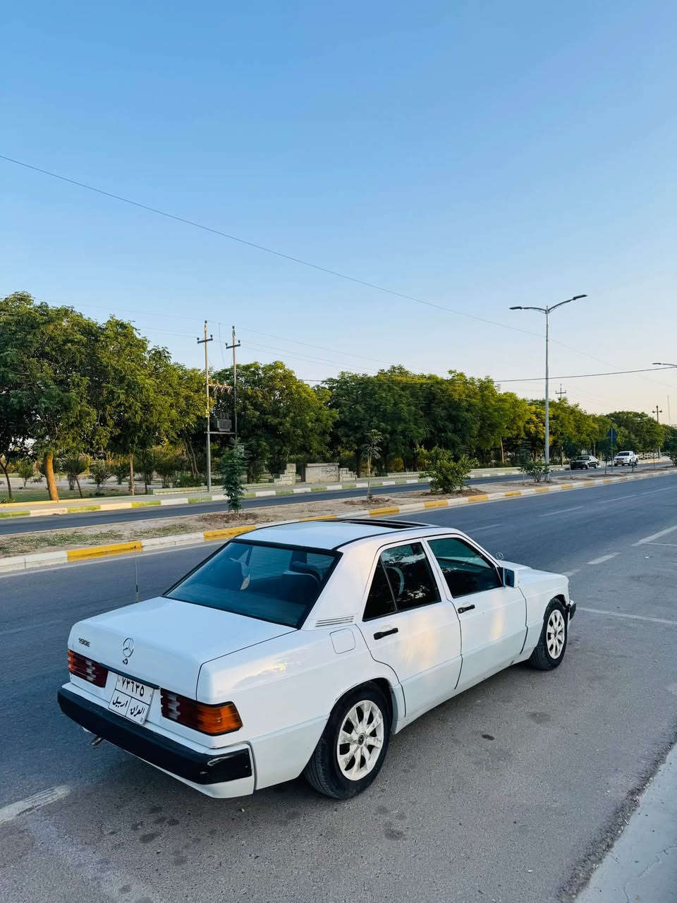 مارسیدز E190
مۆدێل 1990
گێڕ و مەکینە بیلاد چوار پستۆن
بە شەرتی گێڕ و مەکینە نایفرۆشم 
ڕەقەم و سەنەوی ساڵێکە بەسەرچوە بەناو خۆمانەوەیە
سعری 40 گەڵا و معامەلە 
سەیارەکە لە کەلارە 
موشتەری نیت تەلەفۆن مەکە. 
*********** كالار, السليمانية
