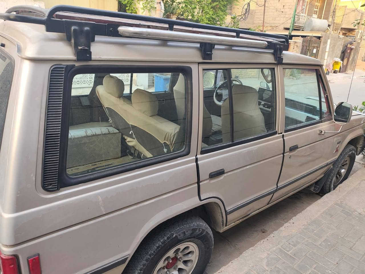 باجيرو ١٩٩١ • مكينة ٢.٥ VVT • مكفولة صبغ
