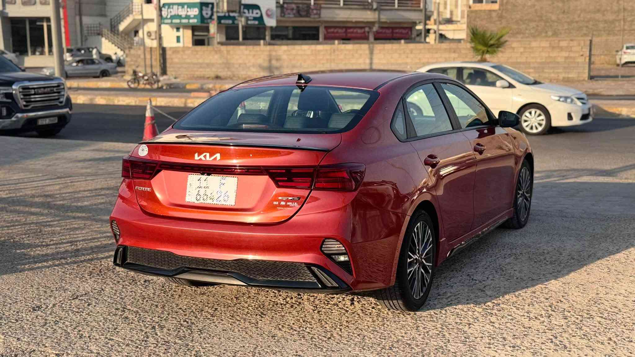 كيا فورتي GT-Line 2024 – وارد أمريكي 🔥🤍

للبيع كيا فورتي GT-Line موديل 2024 وارد أمريكي، بمحرك 4 سلندر 2000 سي سي DOHC، سيارة رياضية أنيقة واقتصادية، بحالة ممتازة الممشى 35 الف كيلو. 

المواصفات:

* محرك 4 سلندر 2000 سي سي DOHC.
* GT-Line.
* شاشة لمس.
* كاميرا خلفية.
* تشغيل بصمة.
* تشغيل زر.
* دخول ذكي.
* تحكمات بالمقود.
* مثبت سرعة.
* حساسات خلفية.
* Apple CarPlay وAndroid Auto.
* إنارة LED.
* جنوط رياضية.
* مكيف أوتوماتيك.

الممشى: 35 ألف كيلومتر.

السيارة جاهزة للاستخدام، والفحص خير دليل.

🏢 شركة ميسر للسيارات
بيع وشراء وعرض ومراوس كافة أنواع السيارات.

📍 الأنبار - الرمادي - شارع المعارض الموحد

📞 ***********
