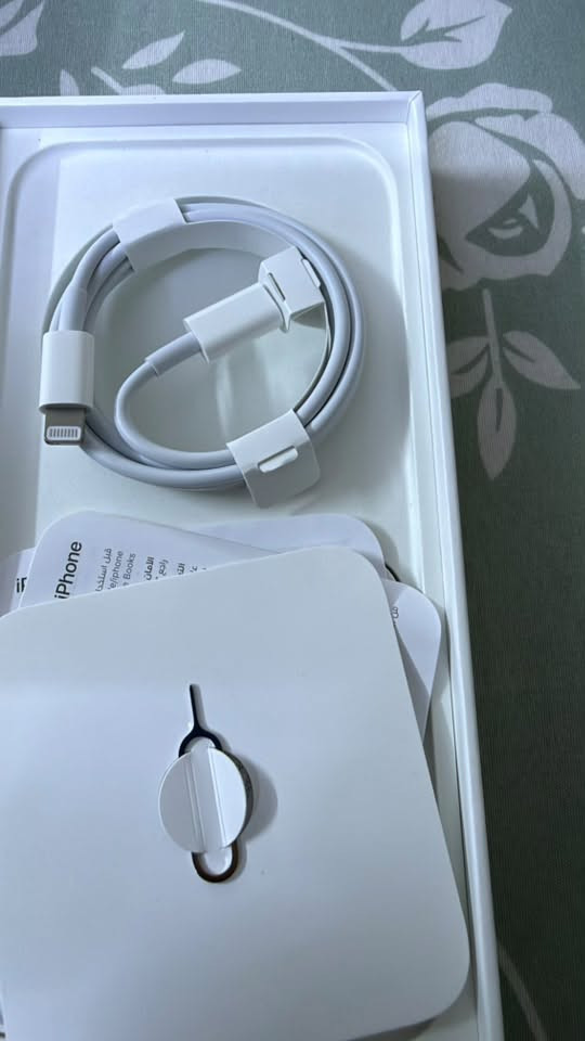 آيفون ١٤ برو ماكس • ايربود • ما مستخدم