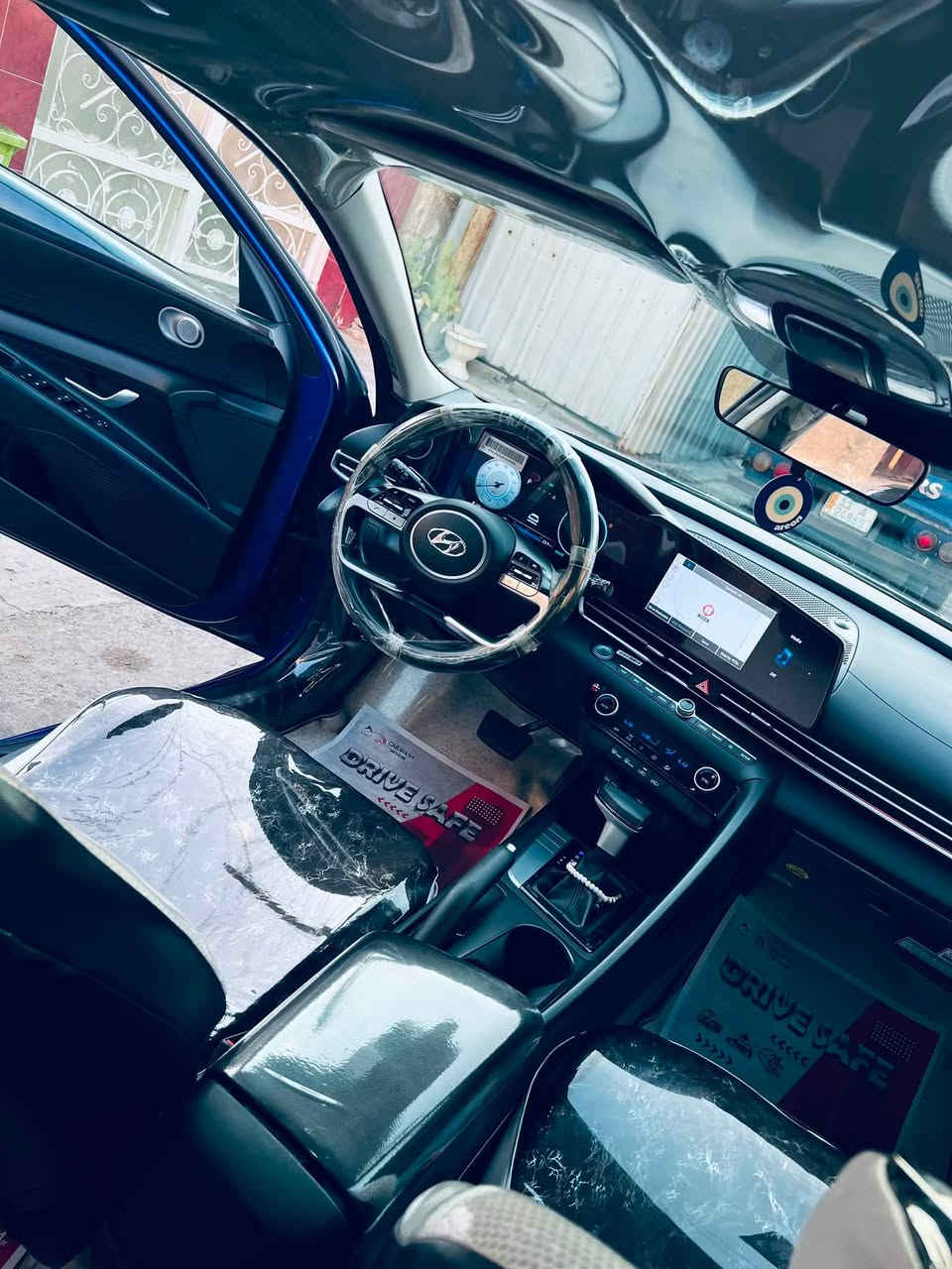 السلام عليكم
النترا 2024. رقم بغداد باسمي 
وارد امريكي 
حادثها بسيط بدون صبغ بدون حار بدون تبديل فقط بارد ب البنيد.  صور الحادث داخل المنشور 
شواصي لغود كله مكفول 
كير محرك مكفول كفاله عامه  
سياره جديده. ومناقصها اي شي تخم تاير  قبل 10 ايام شديته تخم ويل امريكي اصلي صدر جديد دسكات جديده كله جديد 
مدوشمه ارضيه وبيبان وصندوك  
السعر 147$ وبيها مجال 
مكاني بغداد  حي اور  
***********
