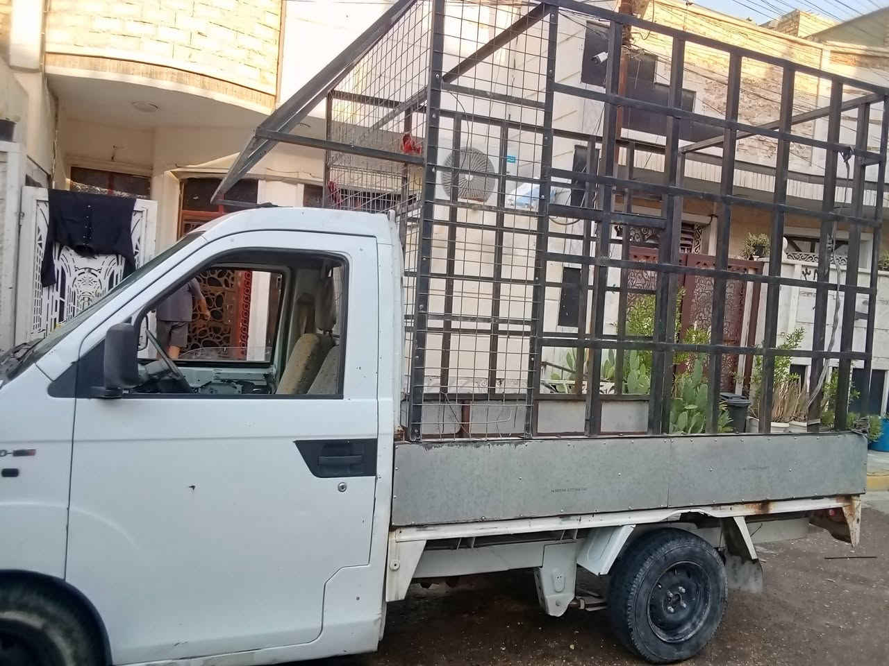 السلام عليكم  سياره شيري نظيفه سياره جاهزه بغداد الشعب تريدها تحويل وتريدها بدون تحويل 
***********
