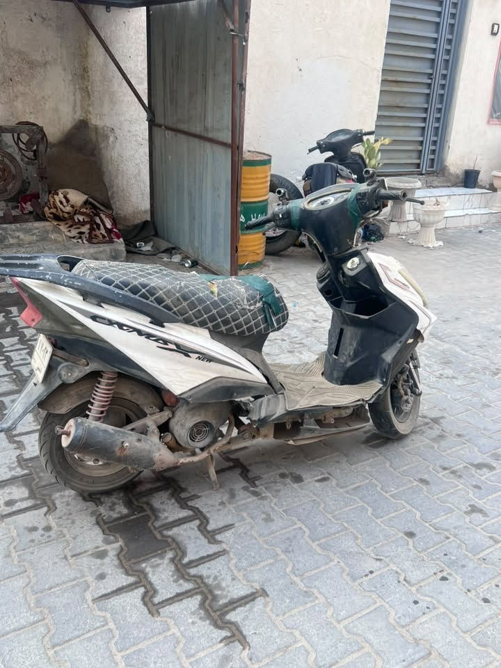 دراجة سكنز صيني
موديل ٢٠٢١ 

مرقمه اصولي + مداور شوكت مايعجبك 

ملاحظة الدراجة متروكة وعاطلة 

للتواصل واتساب فقط ***********
