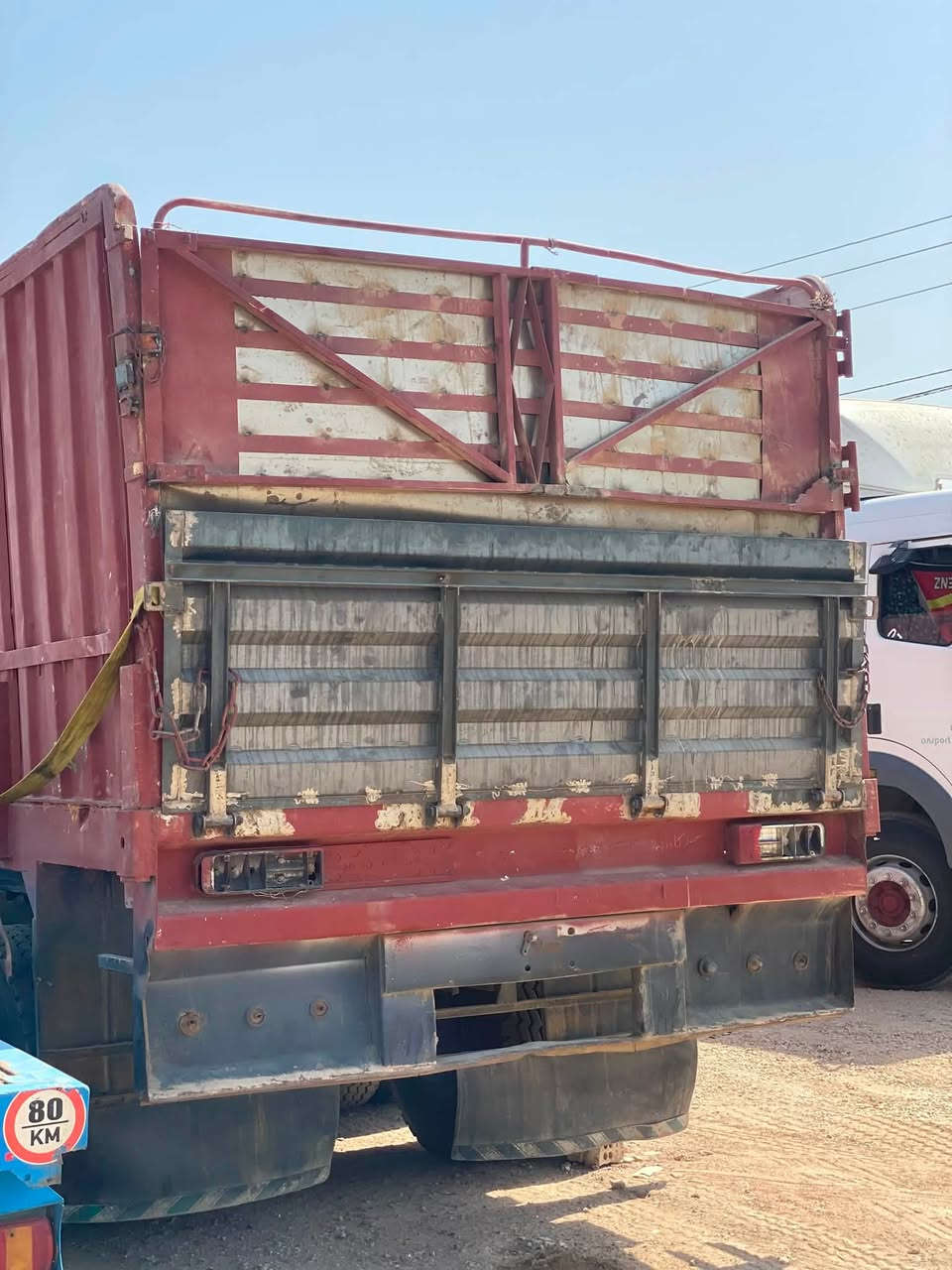 سلام عليكم عربانه جناب ٤ محاور دناكير مدور برماغ لاستفسار اتصل ***********/***********
