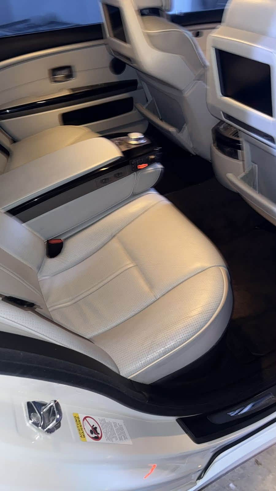 760Li • ٢٠٠٩ • باب طويل VIP