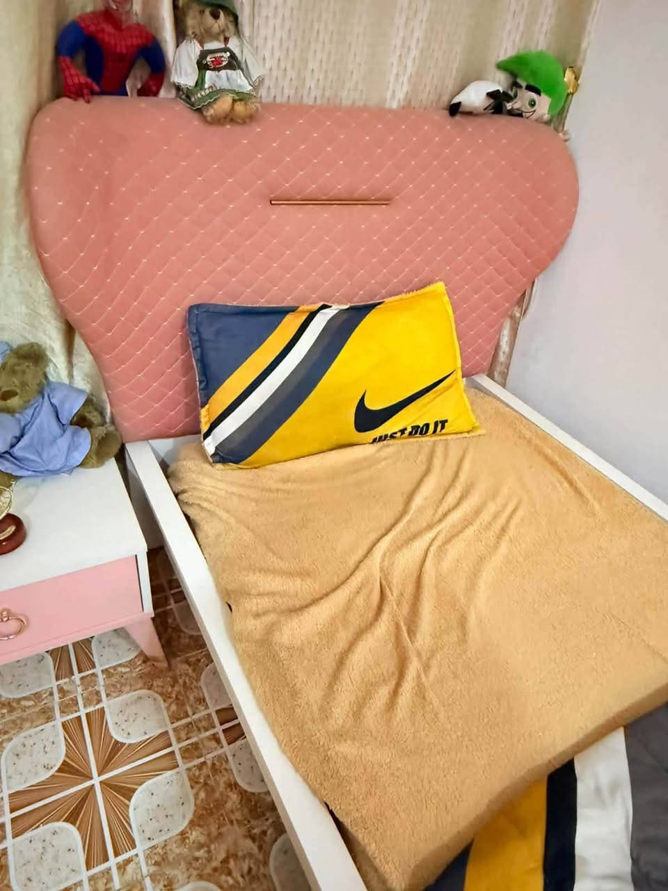 غرفة تركي بناتيه بعدها جديدة مابيها أيِ ضرر موجود توصيل***********
