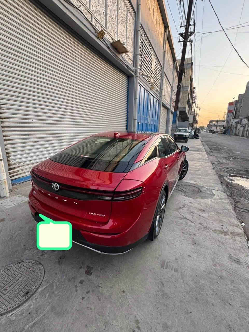 السلام عليكم
تويوتا كراون 2023 
فئة Limited اعلى فئة بل كراون امريكي
محرك 2500 هايبرد 
ماشيه36  km الف كيلو متر حقيقي 
المواصفات:
لايت 4 عدسات قلاب 
فتحة سقف
تبريد شاشة  
نفكيشن
مراية اوتو دم
حساس مطر 
مري شفط
سياقة ذاتية 
توقف ذاتي 
ترحيب عند الاقتراب
شاحن واير ليس
كروس سرعة
دخول ذكي اربع ابواب 
‎كامرات اربعة 360 درجة 
حساس 360 درجة
رادارات 360 درجة 
ذاكرة مقاعد
دشبول دجتال 
 شاشة ابل كار بلي كبيرة 
كشنات جلد + كهرباء + تبريد وتدفئهً ستيرن 
الانارة الداخلية والخارجية led بالكامل
سستم صوت JBL مع 11 سماعة + دمام خلفي 
سبيكرات عدد 5 
سايد بريك بصمة
اوتو هولد
مانع نزلاق 
ويل 21
زراك كامرة خلفية
الضرر تبديل بابين وكالة ساز العراق وتصليح في صندوق بسيط جدا اريباك برده فقط  كفاله كير ومكينه وبطاريه 
سعرها 255$ وبيها مجال بسيط 
تواصل ***********
