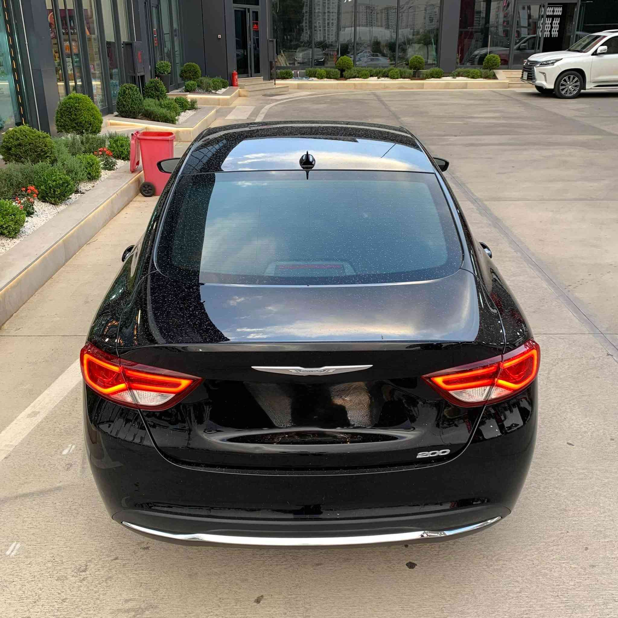 Chrysler c200 2016
دوو بەسمە شەریکە
١٥٠ هەزار کیلۆمەتر ڕۆشتووە
جلد
کوشن هیتەر
شاشە گەورە 
بەسمە
سوکان ڤۆلیۆم
تەحدید سورعە
بەسمە
بێ بۆیاخ
سەیارەیەکی بێ مەسرەفە
هەزەو سەنەوی تا ٢٠٣١ تازەیە
تایە تازە
***********
